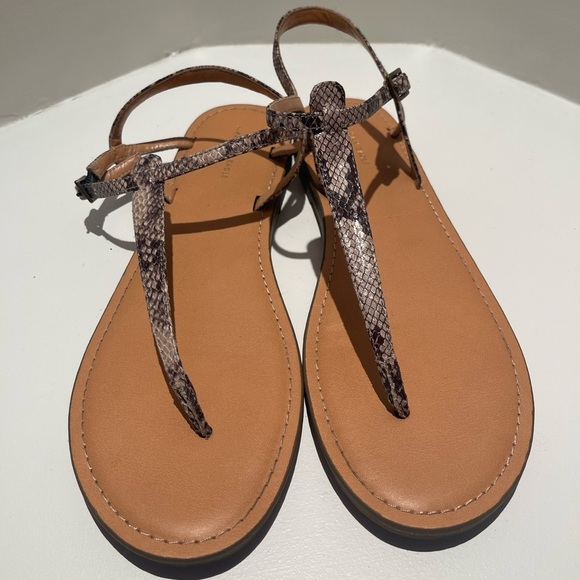 American Eagle Sandals - Picture 2 of 3